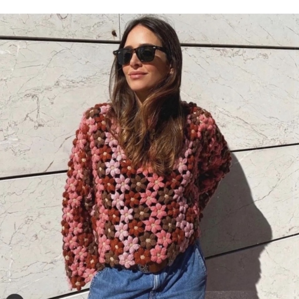 Zara Blogger Favorite Floral Crochet Sweater Top